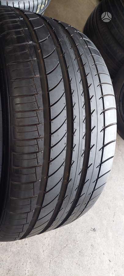 Dunlop, vasaras 285/35 R21