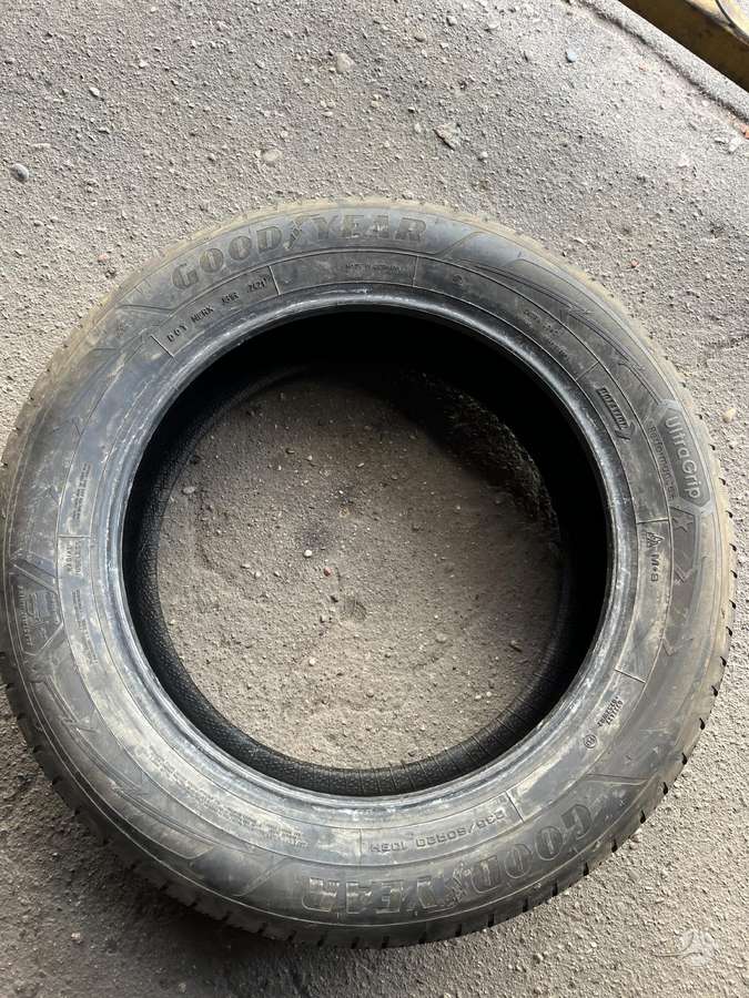 Goodyear UltraGrip performance+, winter 235/60 R20