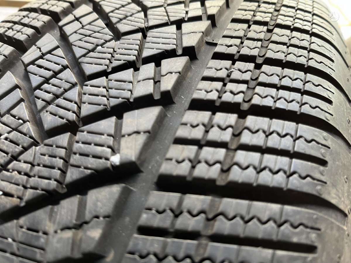 Goodyear UltraGrip performance+, winter 235/60 R20