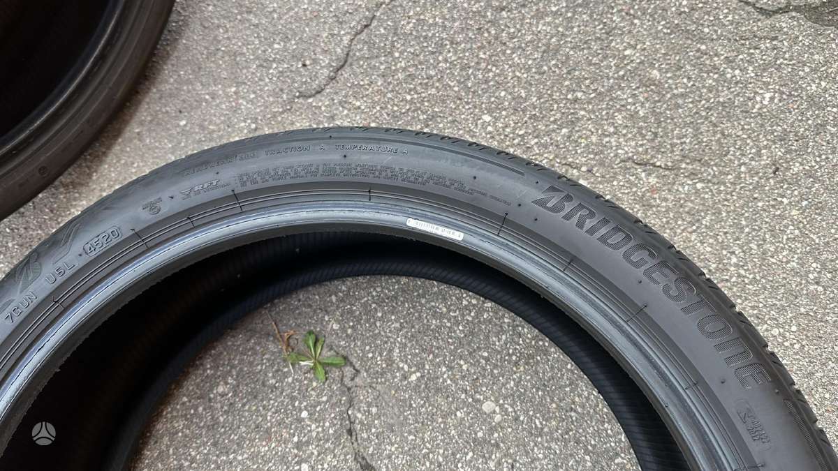 Bridgestone, summer 275/35 R21