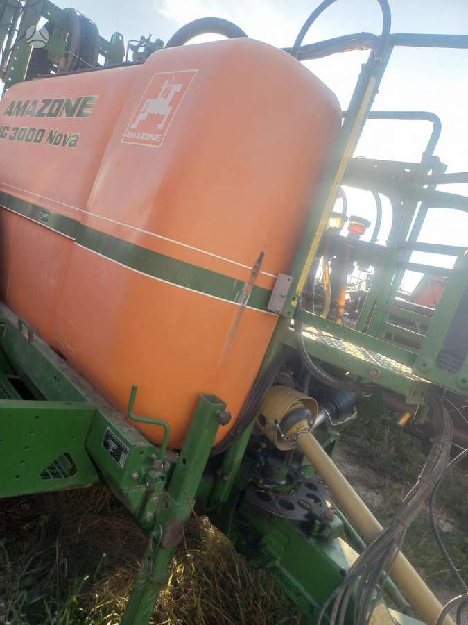 Amazone UG-3000, ploughs