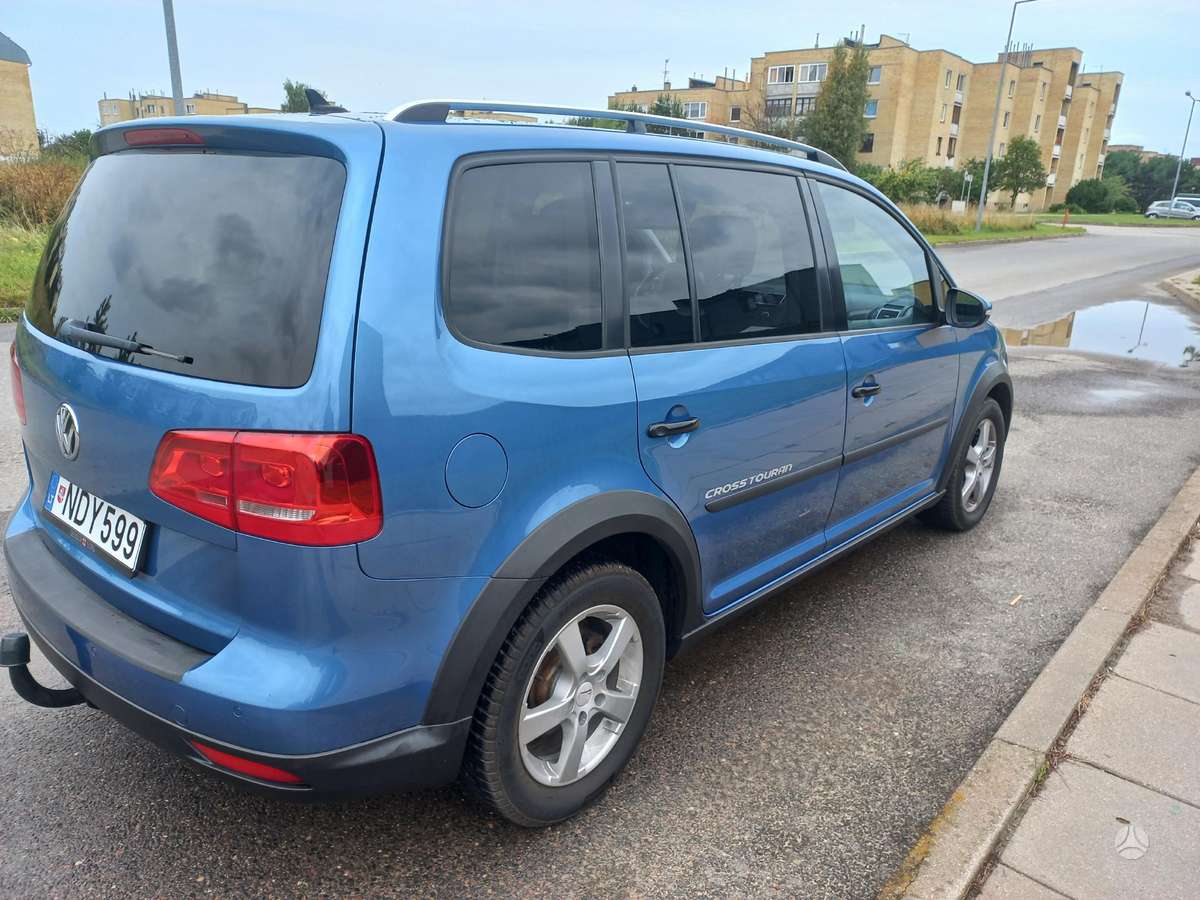 Volkswagen Cross Touran - 3