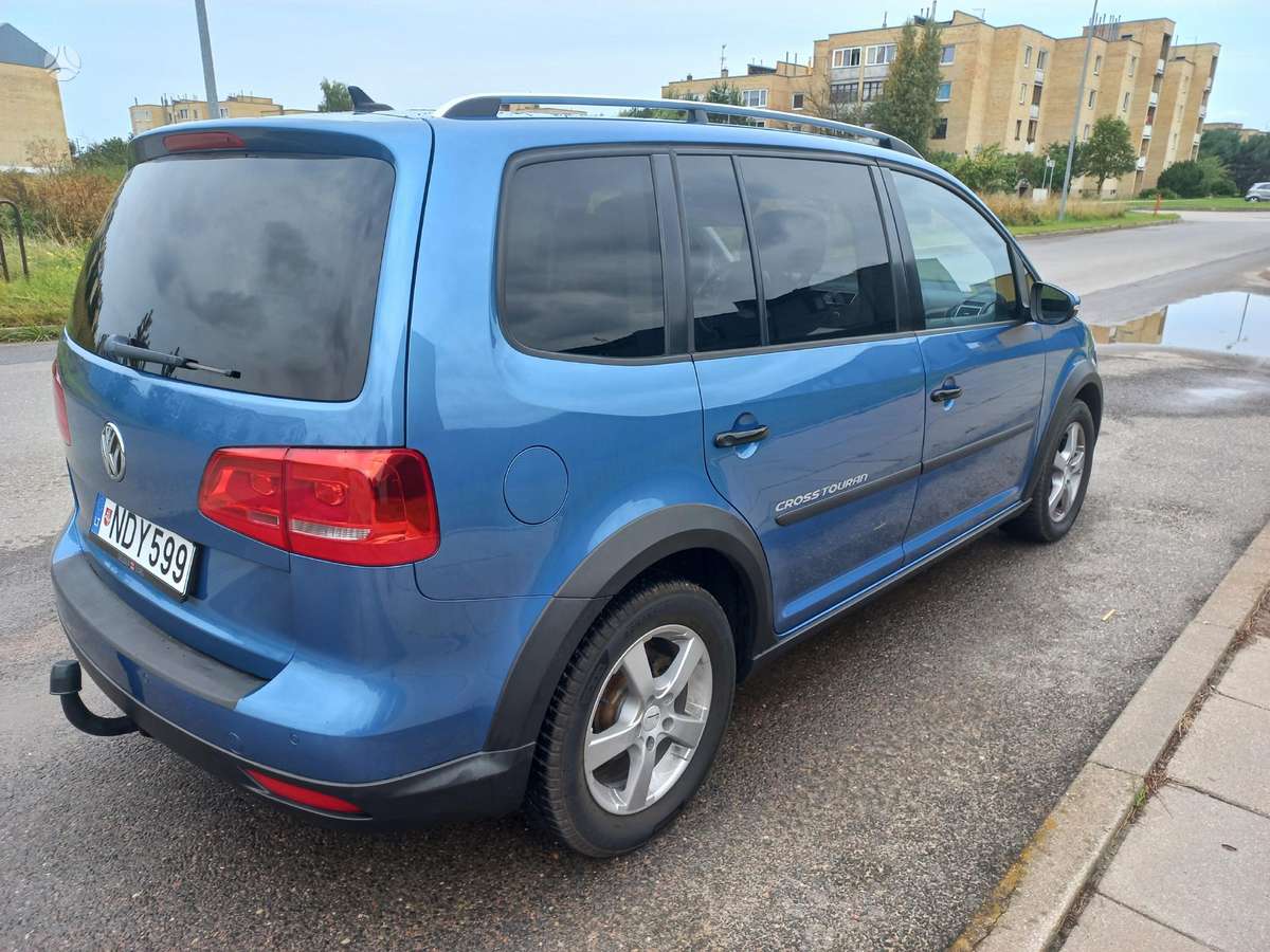 Volkswagen Cross Touran - 4