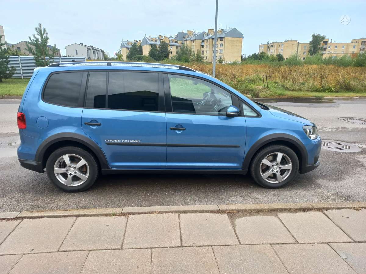 Volkswagen Cross Touran - 5