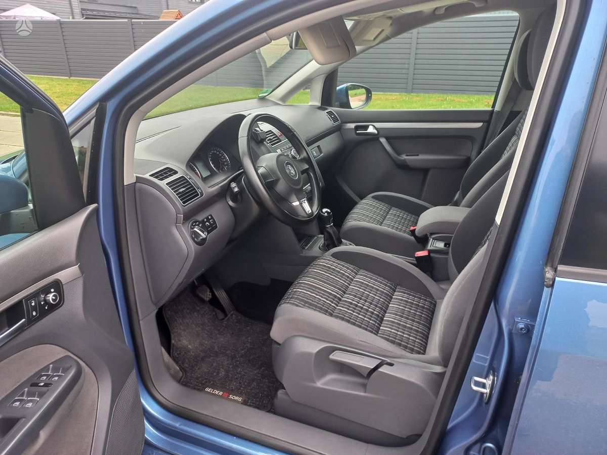Volkswagen Cross Touran - 8