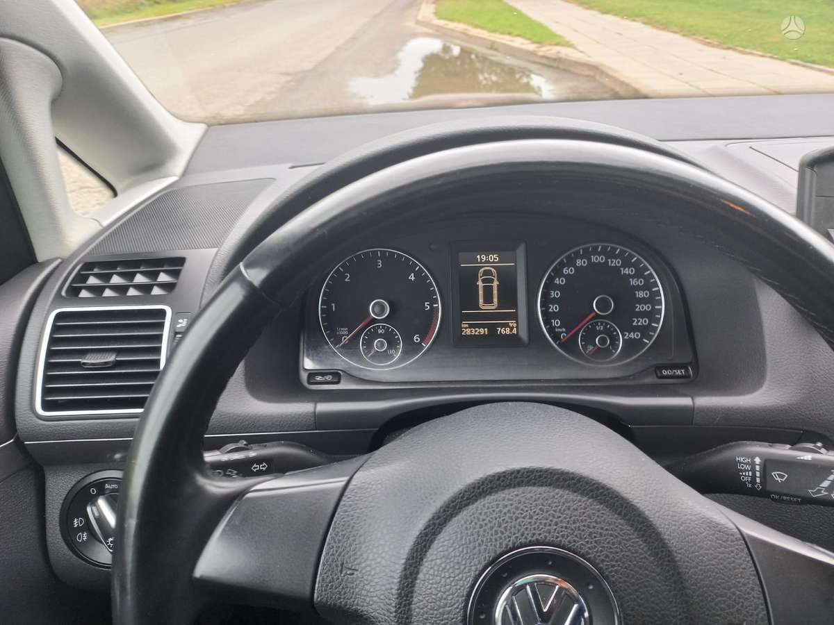 Volkswagen Cross Touran - 9