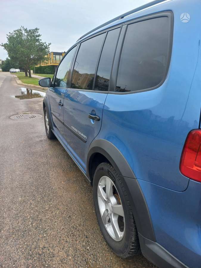 Volkswagen Cross Touran - 12