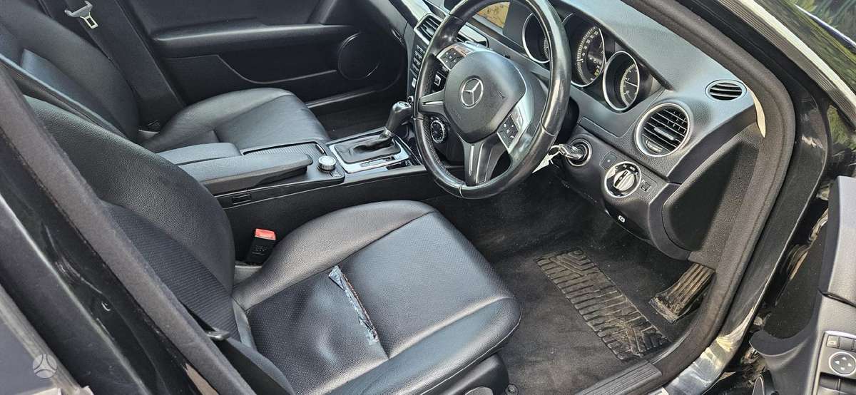 Mercedes-Benz C200