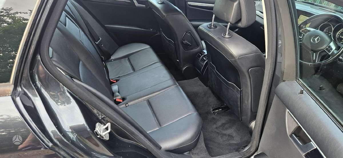 Mercedes-Benz C200