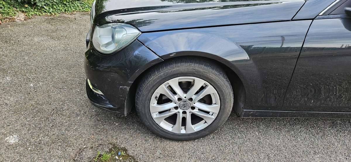 Mercedes-Benz C200
