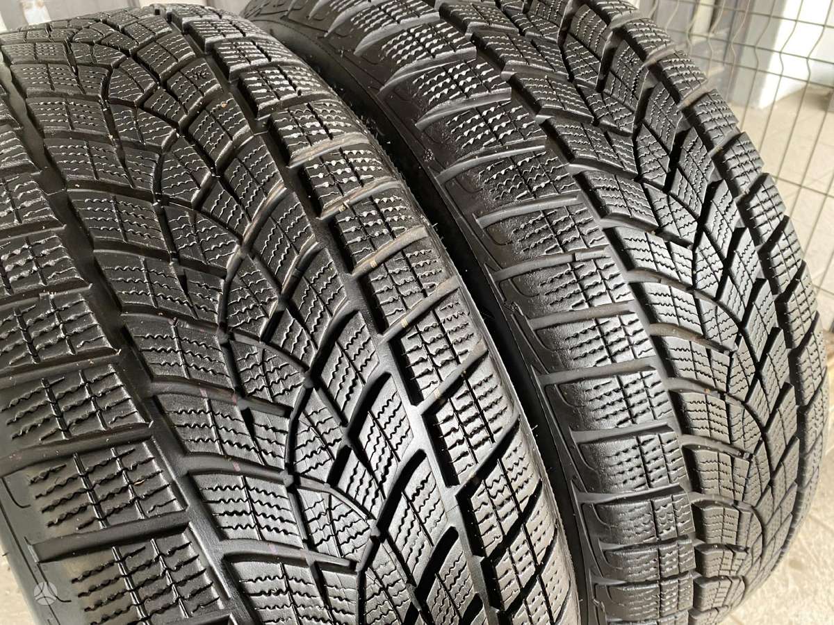 Goodyear Ultragrip performance*, žieminės 215/50 R19