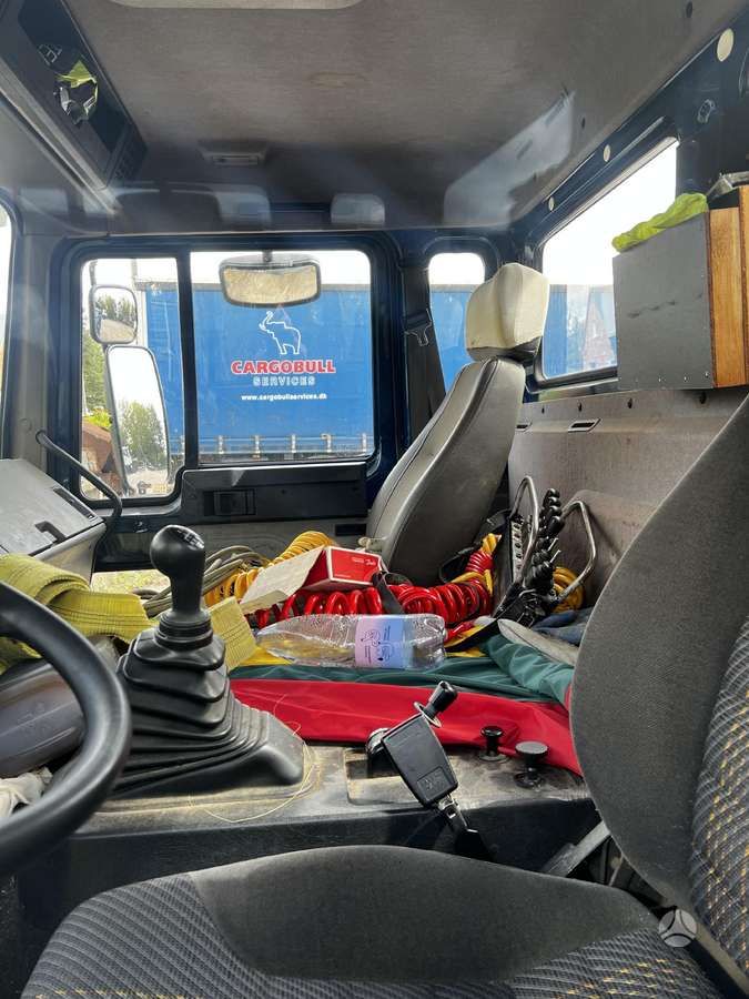Volvo FL614, с краном