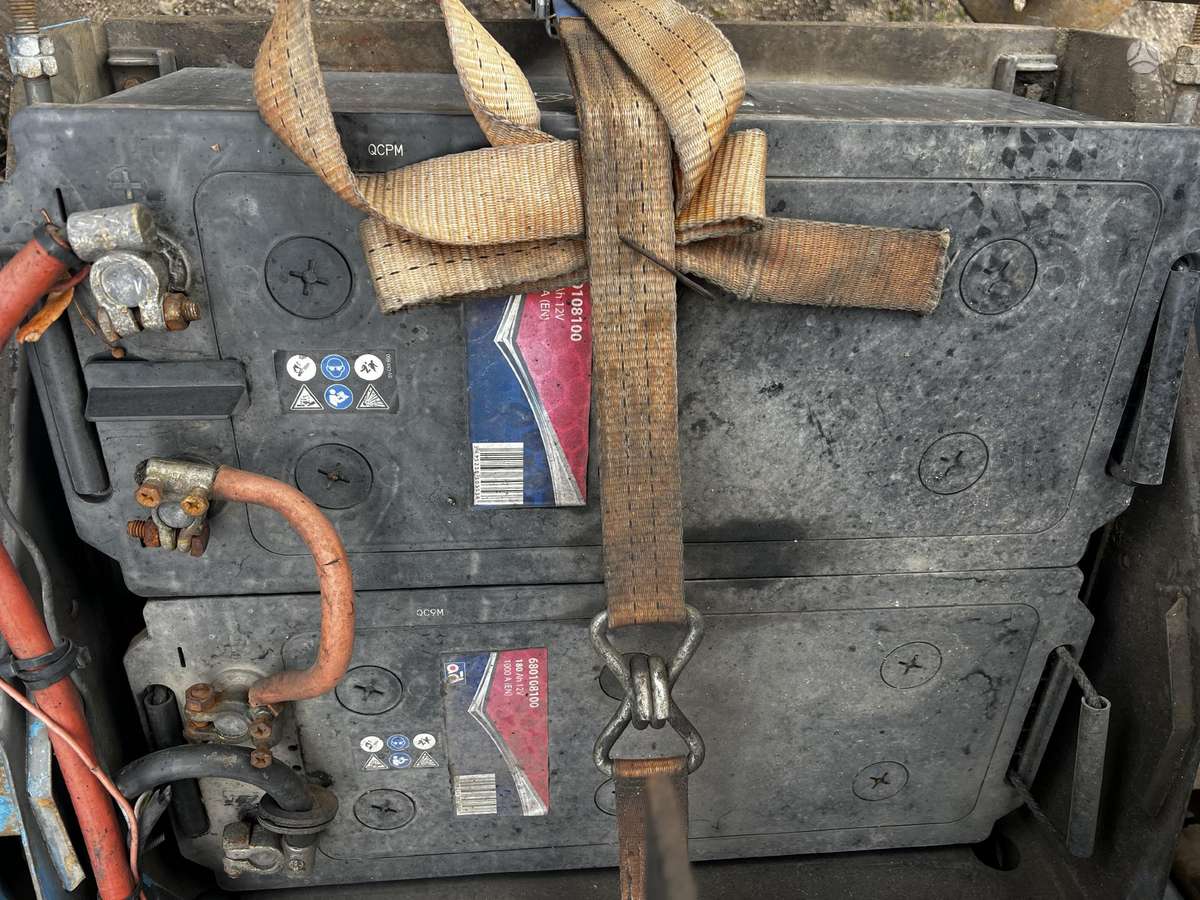 Volvo FL614, с краном