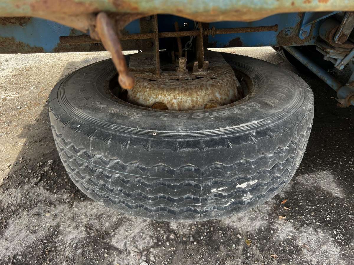 Volvo FL614, с краном