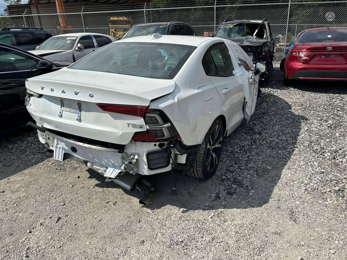 Volvo S60 kėbulo dalys