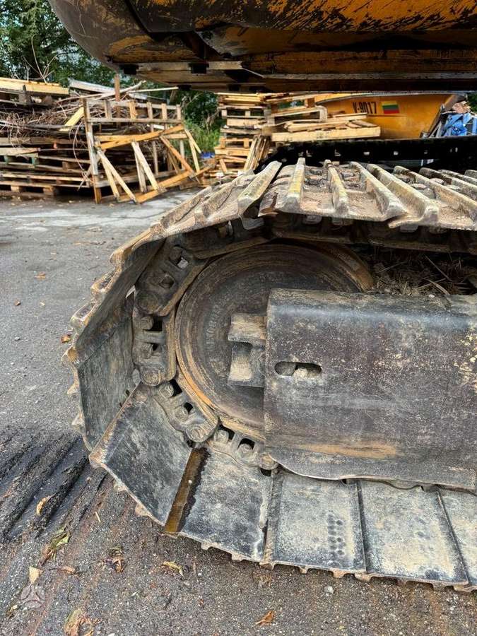 JCB JCB JS220LC, экскаваторы