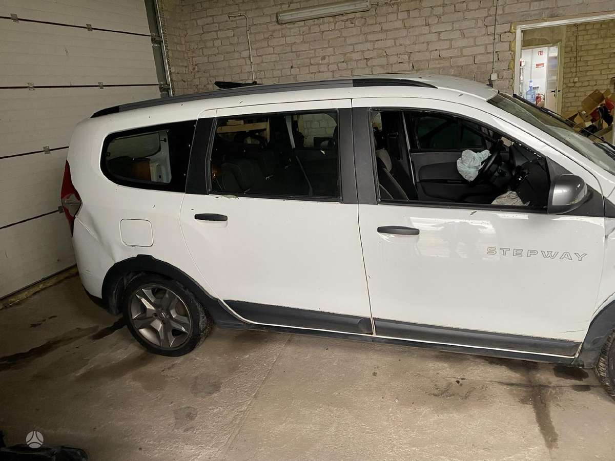 Dacia Lodgy dalimis