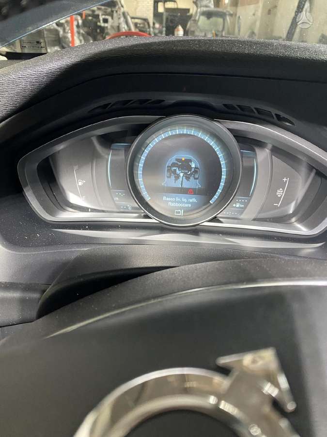 Volvo V40 for parts