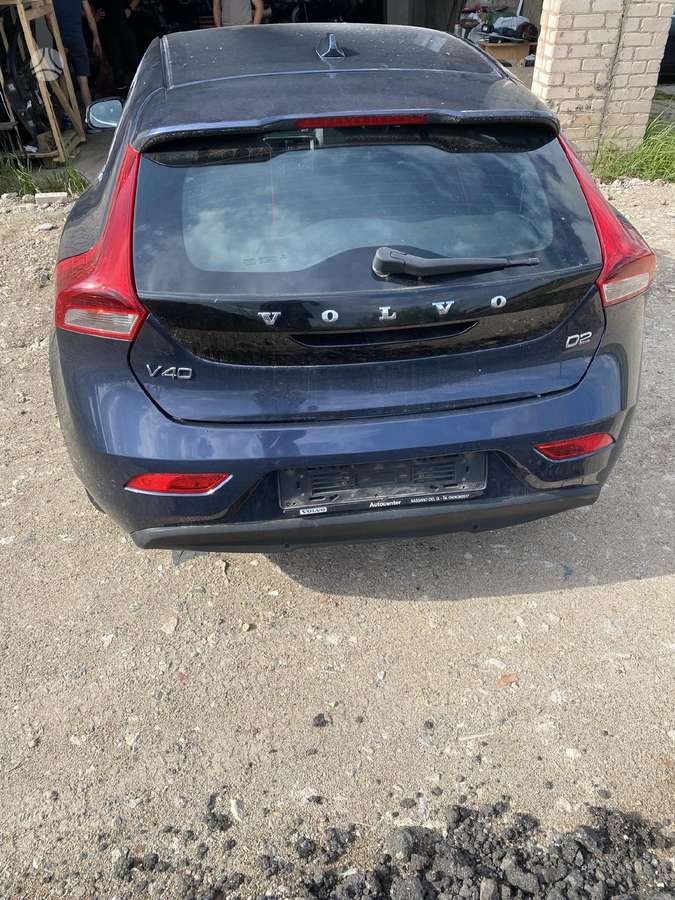 Volvo V40 for parts