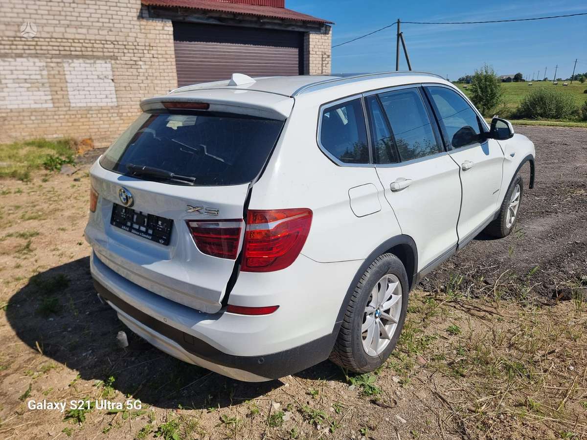 BMW X3 dalimis