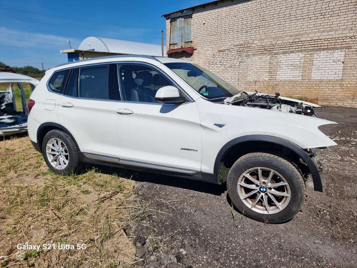 BMW X3 dalimis