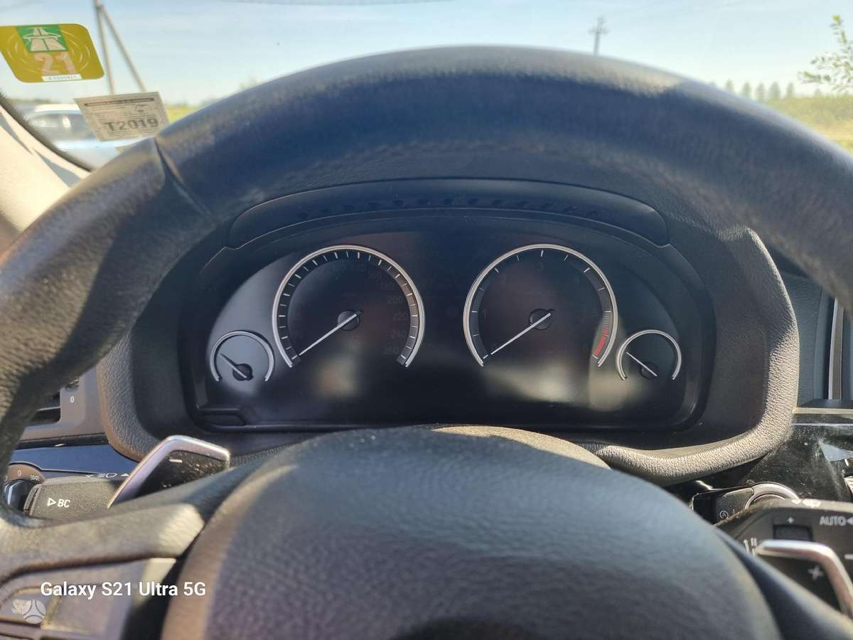 BMW X3 dalimis