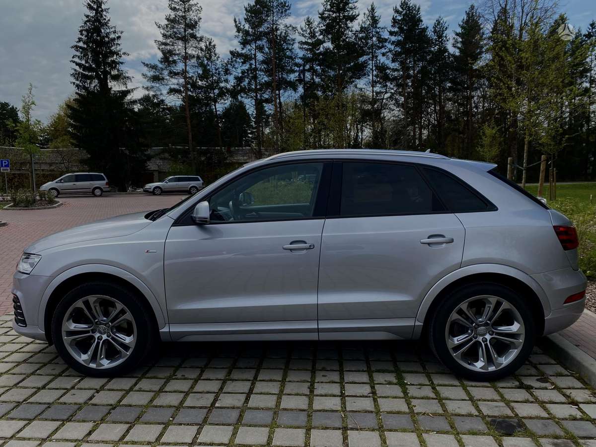 Audi Q3, 2.0 l., off-road / crossover