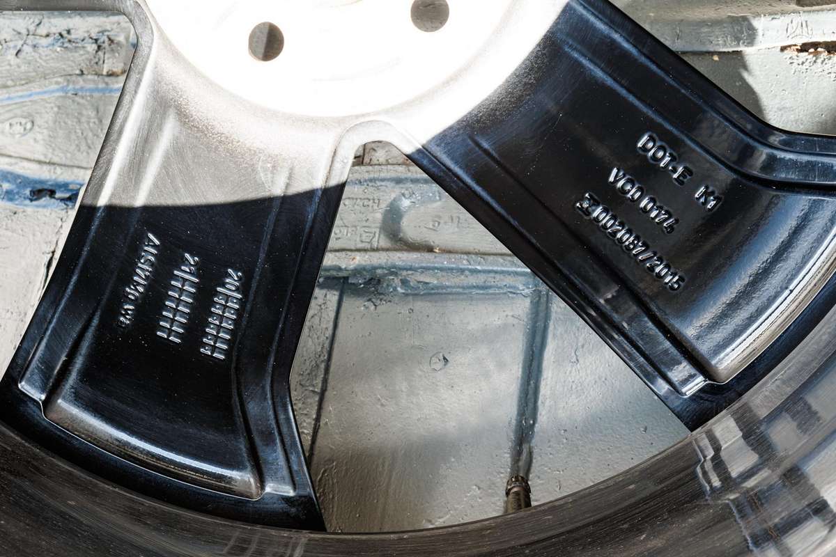 -Kita- Volvo, light alloy, R22