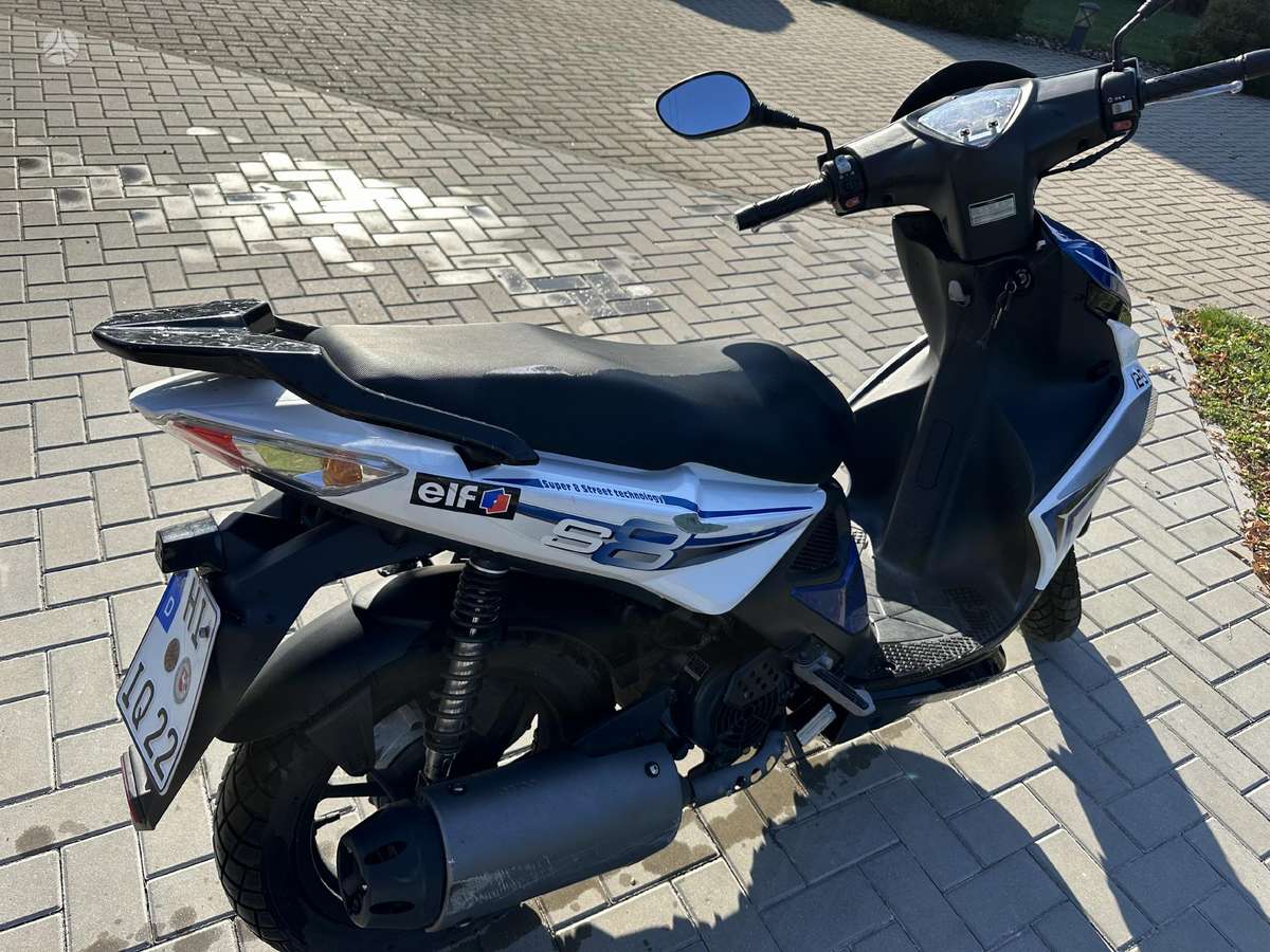 Kymco Super 8 125cc, scooters / mopeds