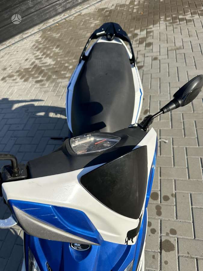 Kymco Super 8 125cc, scooters / mopeds