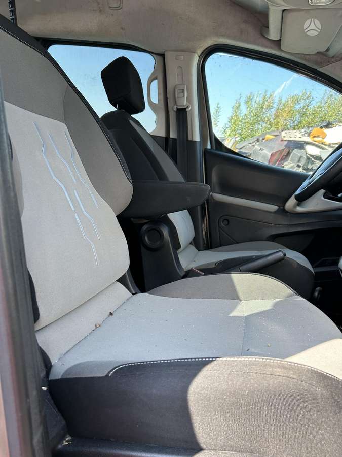 Peugeot Partner dalimis