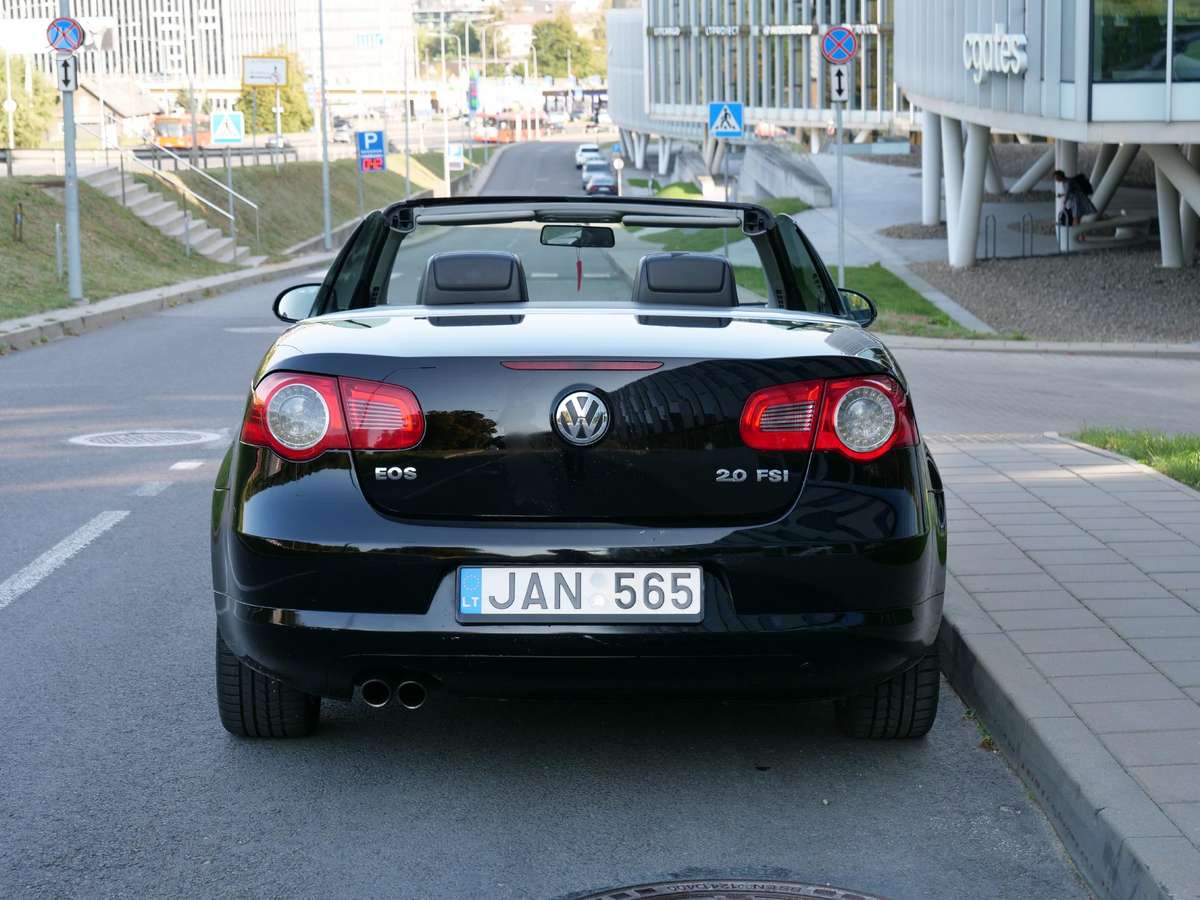 Volkswagen Eos, 2.0 l., convertible