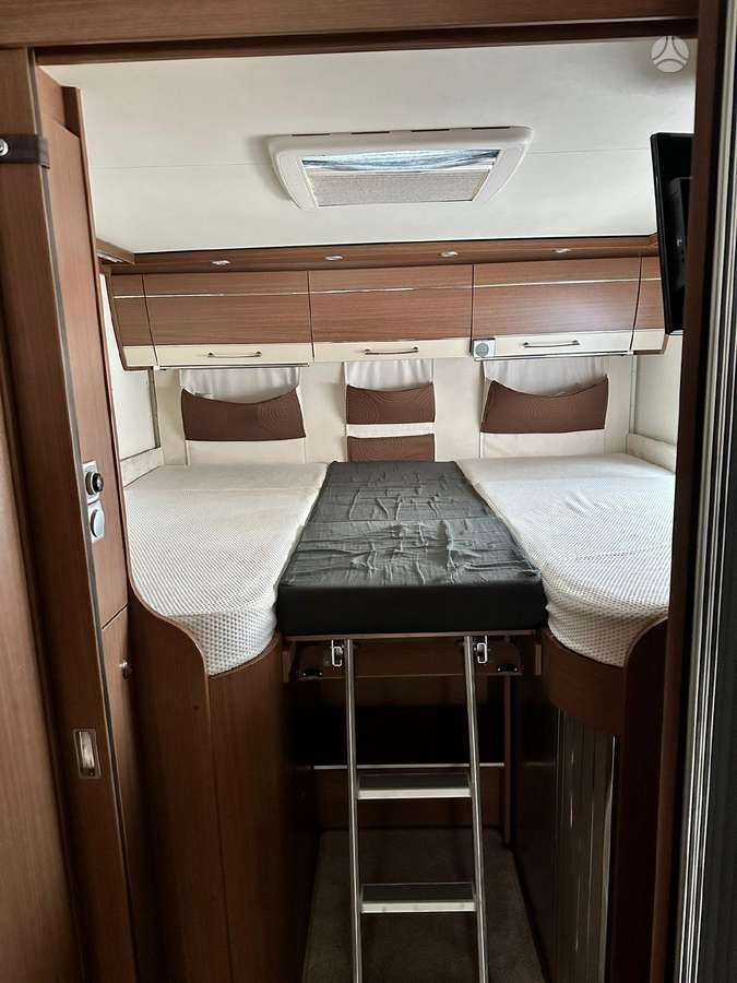 Bürstner Aviano i875, campers