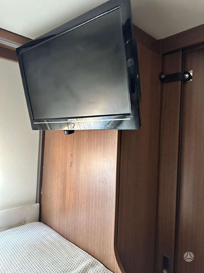 Bürstner Aviano i875, campers