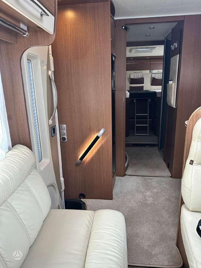 Bürstner Aviano i875, campers
