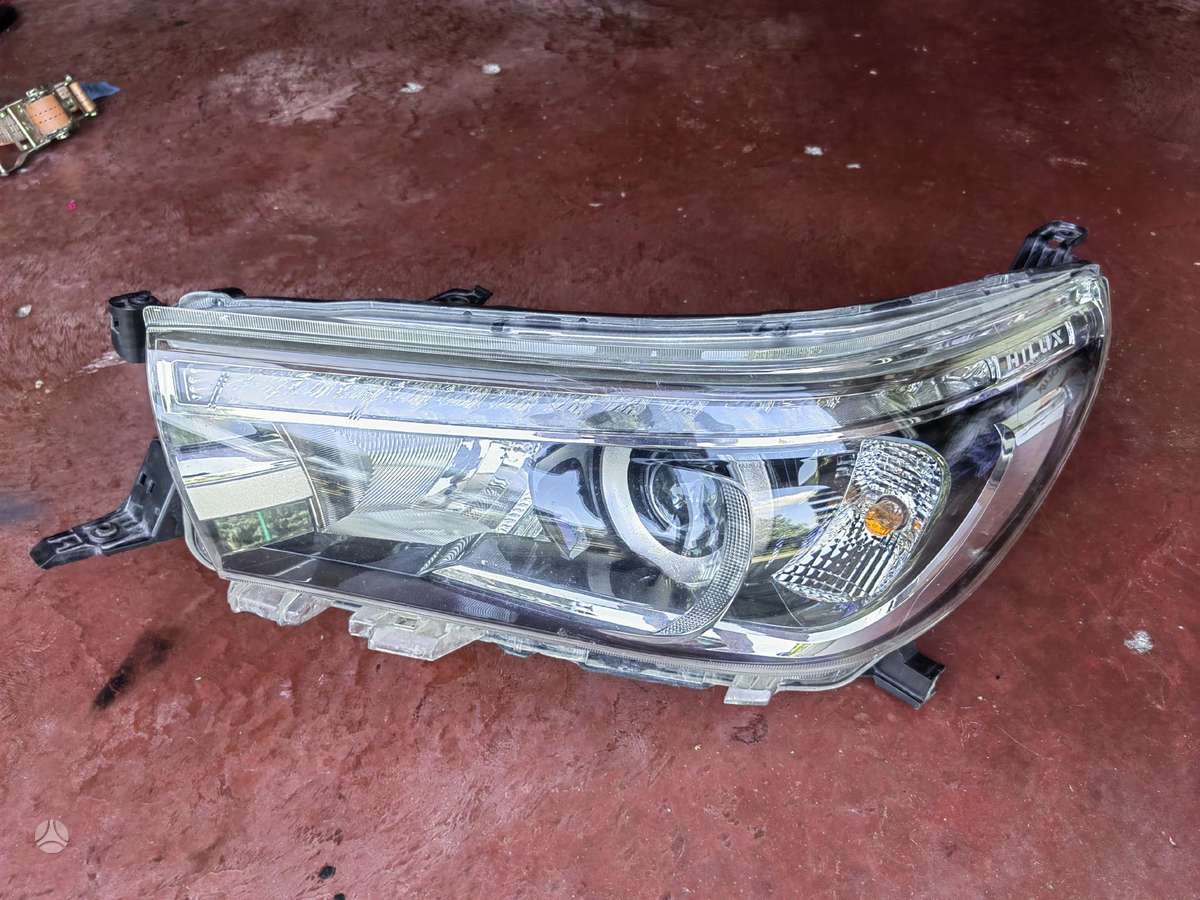 Toyota Hilux детали кузова