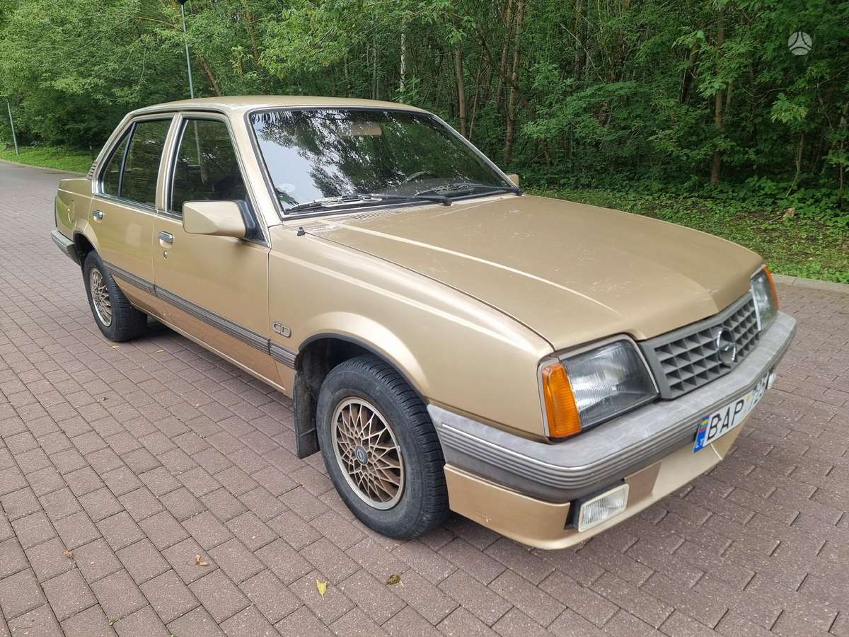 Opel Ascona, 1.8 l., Седан