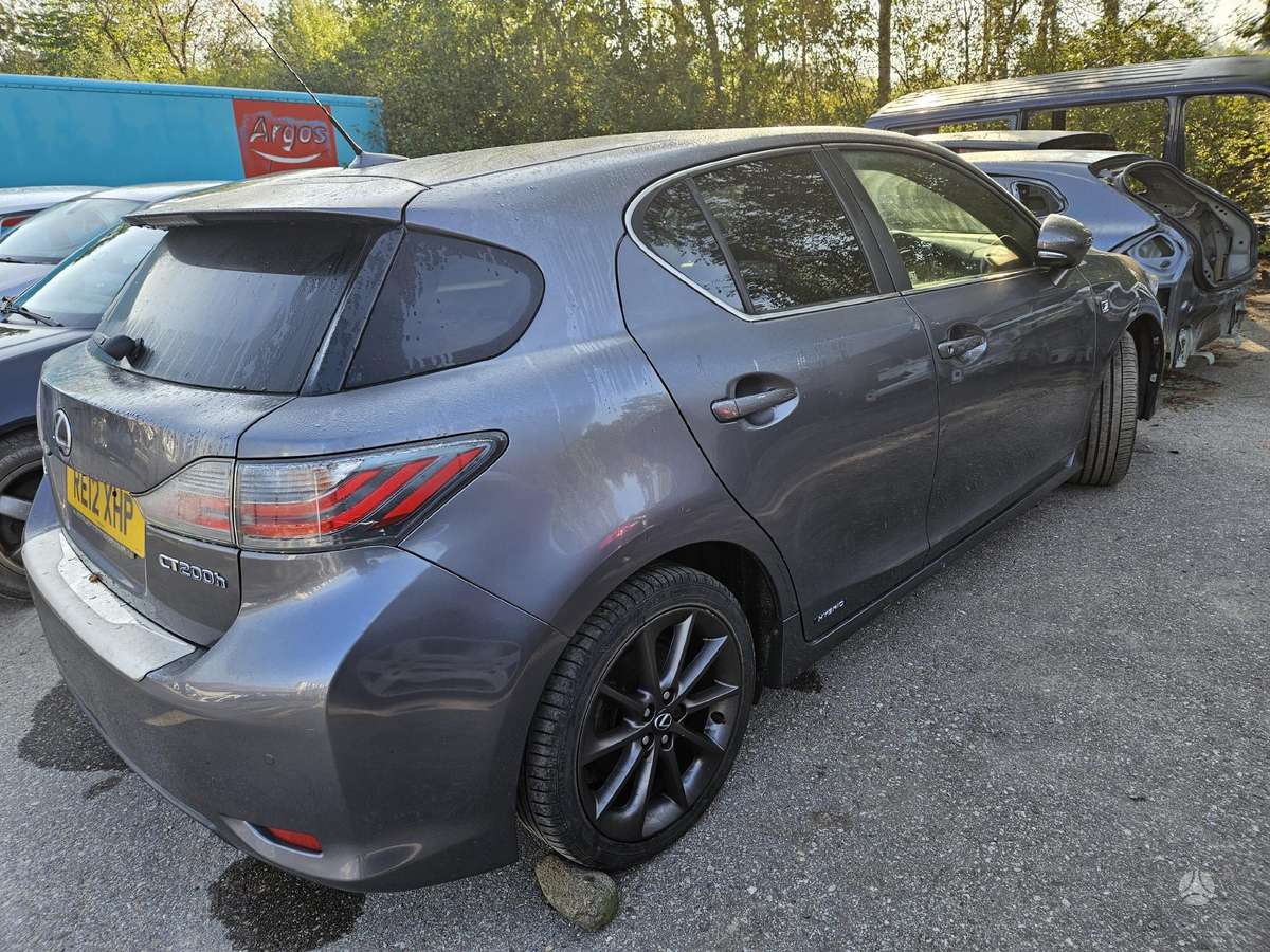 Lexus CT 200h