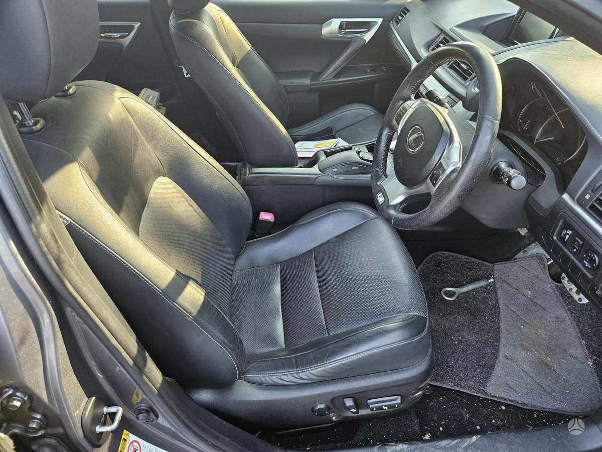 Lexus CT 200h