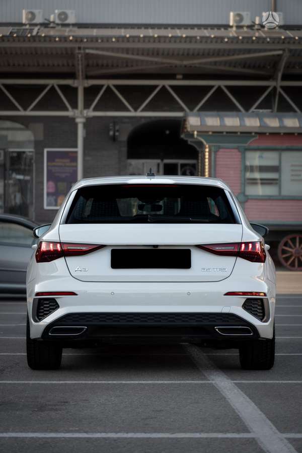 Audi A3, 1.5 l., hatchback