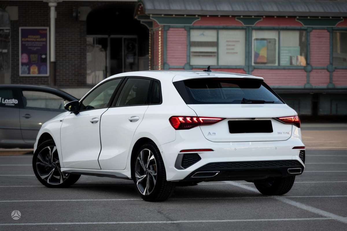 Audi A3, 1.5 l., hatchback