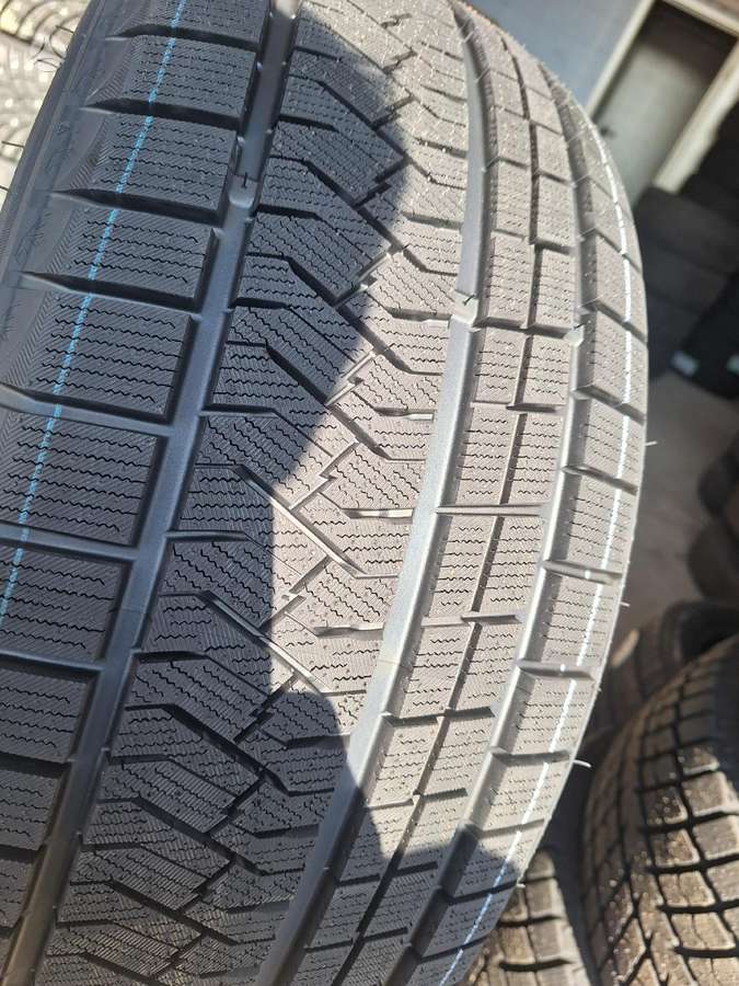 Triangle, winter 245/50 R19