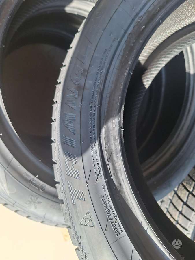 Triangle, ziemas 245/50 R19