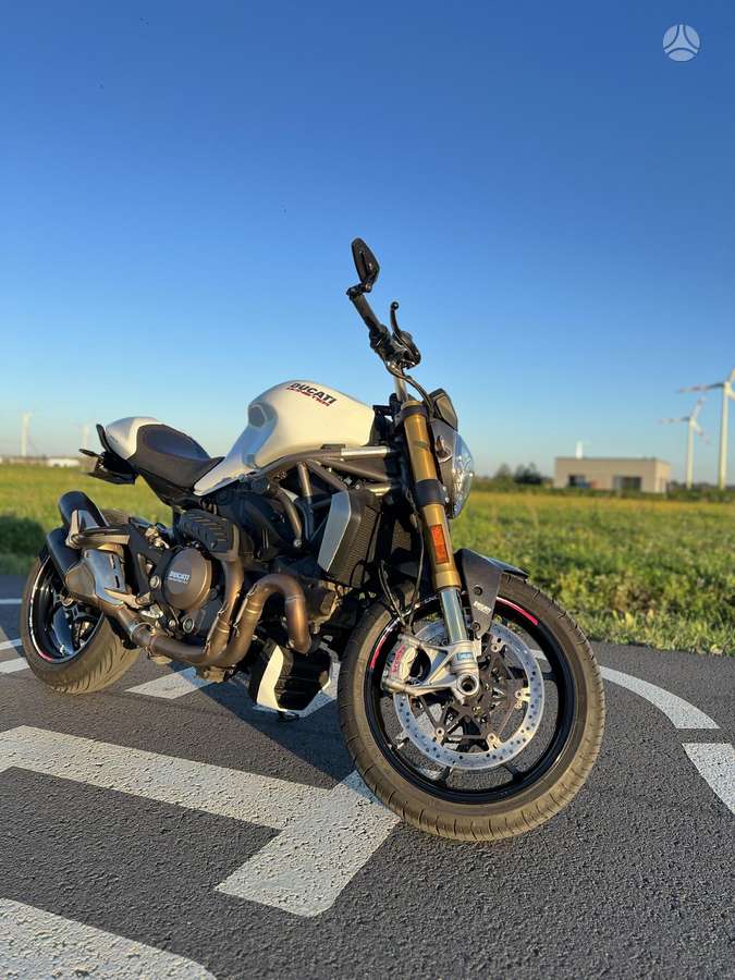 Ducati Monster 1200cc, street / classic