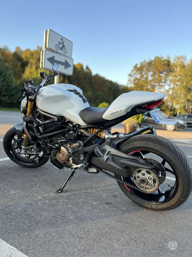 Ducati Monster 1200cc, street / classic