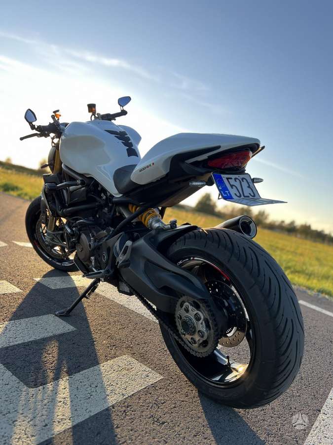 Ducati Monster 1200cc, street / classic