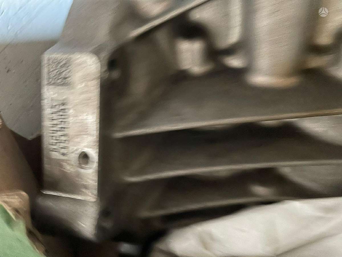 Volvo XC70, D5244T15, engine block
