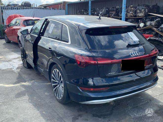 Audi e-tron по частям