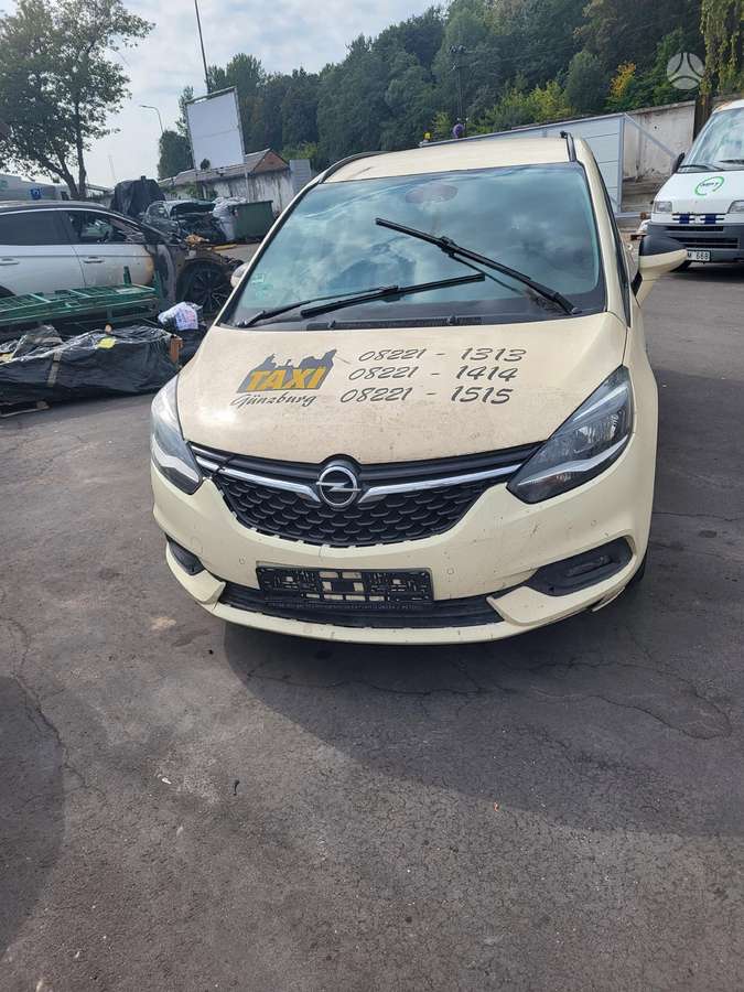 Opel Zafira dalimis