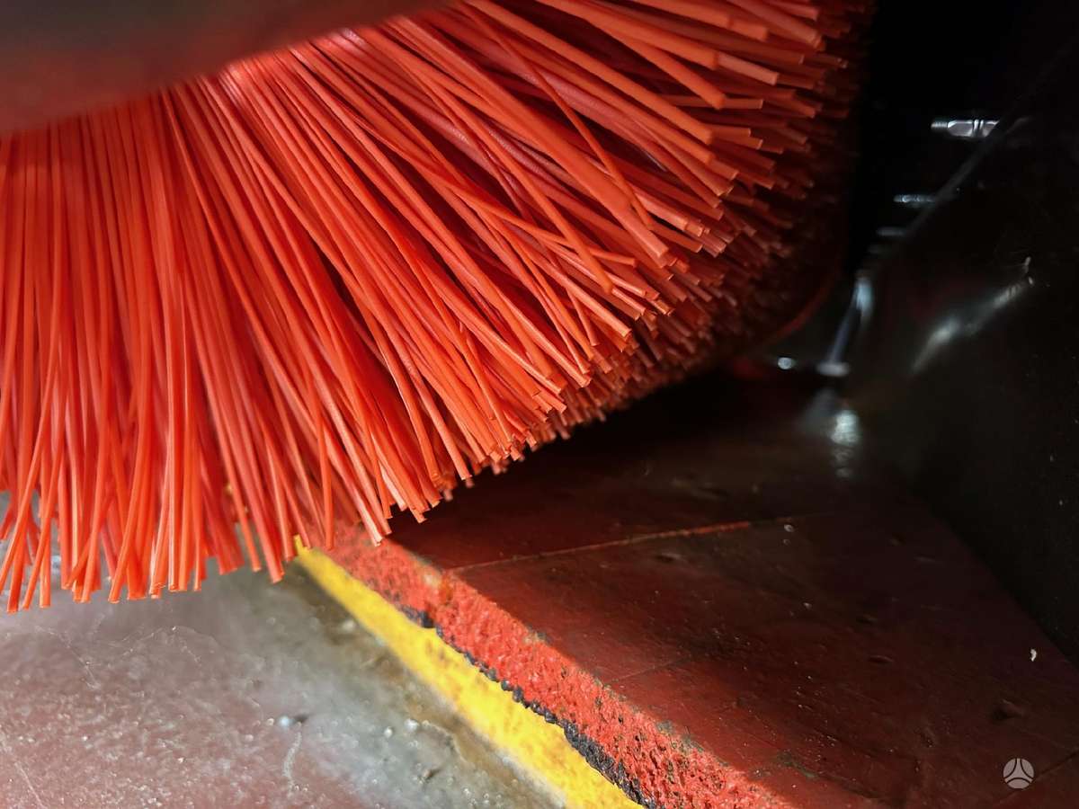 -Kita- CNF SWP180, brooms / brushes